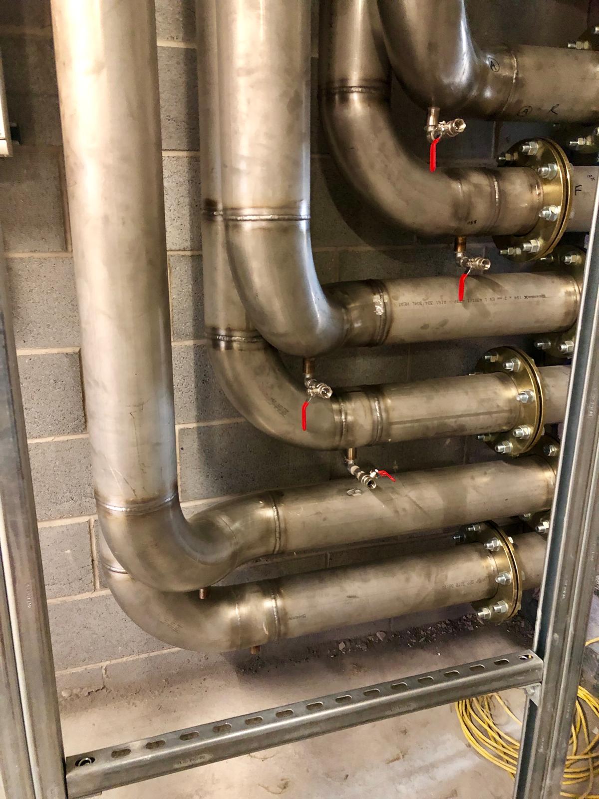 HVAC pipework distribution in the ceiling